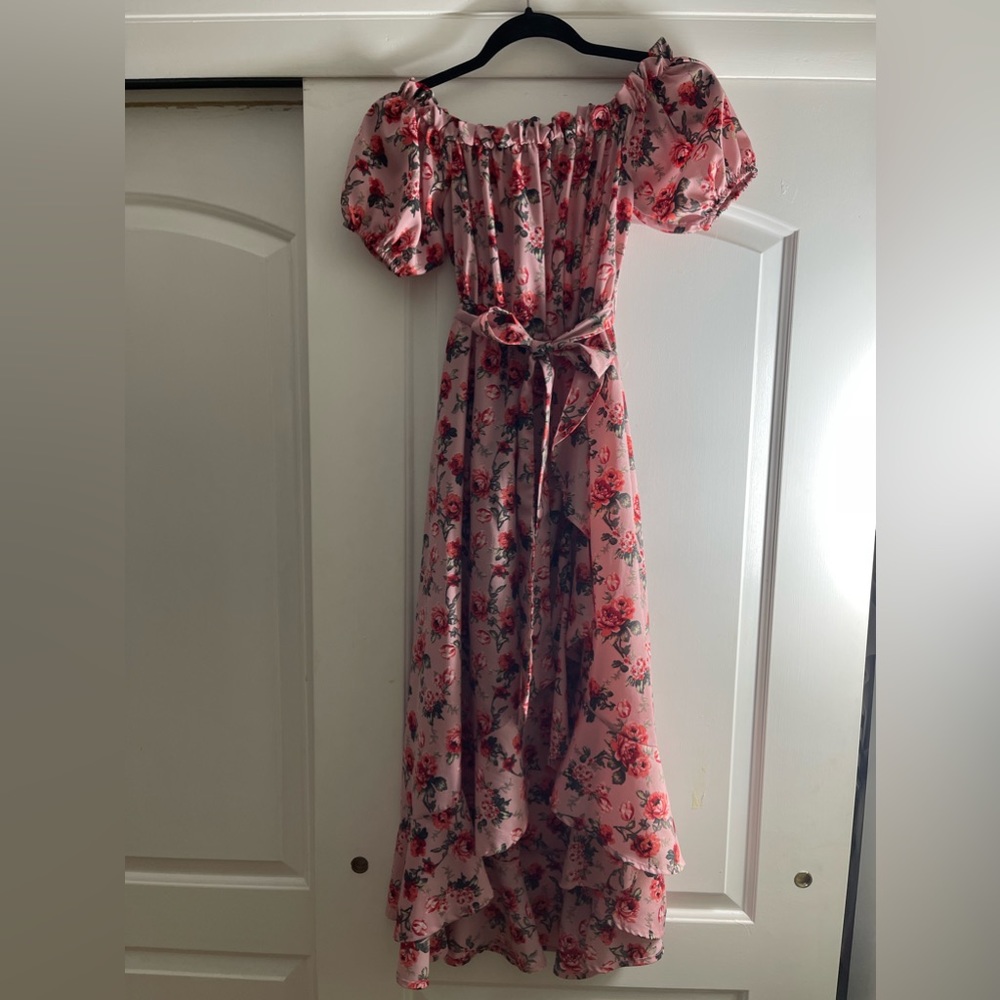 MISSGUIDED PINK FLORAL DRESS